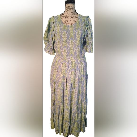 crown & ivy Dresses & Skirts - Crown & Ivy Green Blue Puff Sleeve Dress Size 12